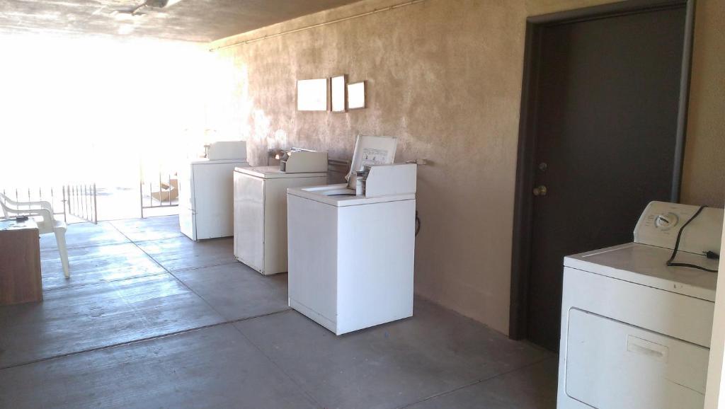 Royal Motor Inn Yuma Esterno foto