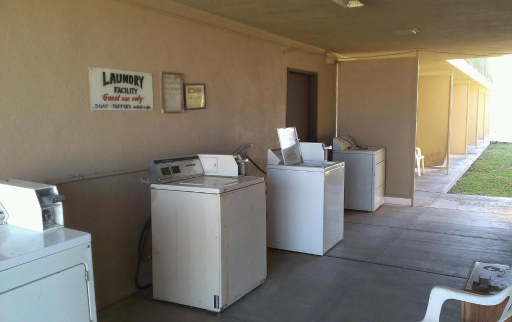 Royal Motor Inn Yuma Esterno foto